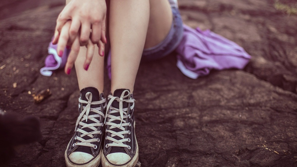 Мама омской школьницы заявила об изнасиловании дочери