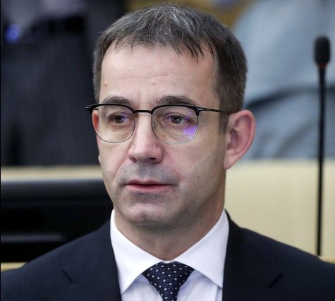 Гражданка подала в суд на актера Дмитрия Певцова за моральный ущерб и оскорбления | На актера Певцова подали в суд за моральный вред