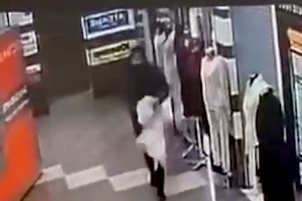 Самое огненное ограбление века: вор совершил поджог, пытаясь украсть женскую одежду