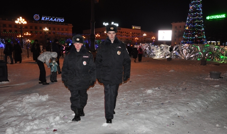 Более ста полицейских обеспечили спокойствие и безопасность жителей Хабаровского края в новогоднюю ночь