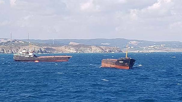 В Чёрном море разломился пополам сухогруз