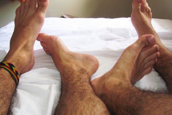 Любовная пара геев ушла из жизни, оставив записку своим семьям