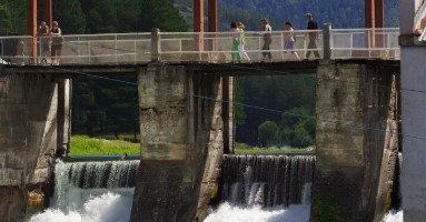 Четыре пьяных сотрудника прокуратуры вылетели на авто в реку Пьяну | Два прокурора, помощник и секретарь прокуратуры утонули на авто в реке Пьяна