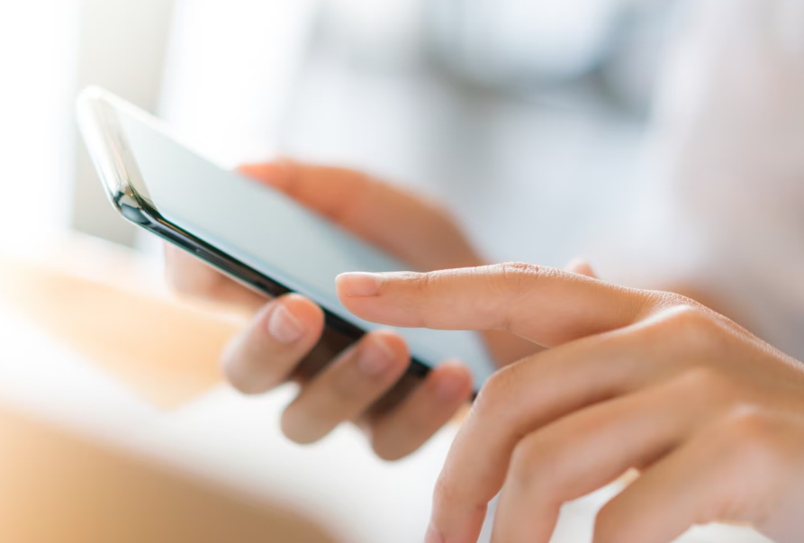 От сотрудников АП потребовали отказаться от iPhone к апрелю