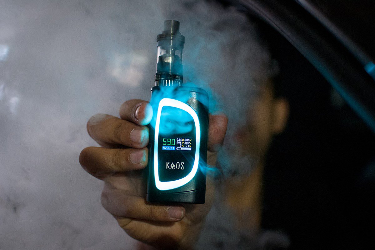 Минпромторг предлагает приравнять электронные сигареты к обычным