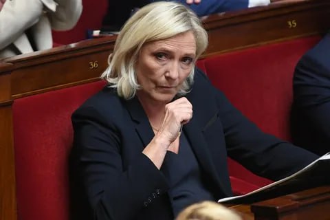 Марин Ле Пен приговорена к четырем годам тюрьмы и лишению избирательных прав | Марин Ле Пен признали виновной по делу о парламентских ассистентах