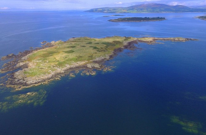 У берега Шотландии продаётся остров по цене квартиры в Москве