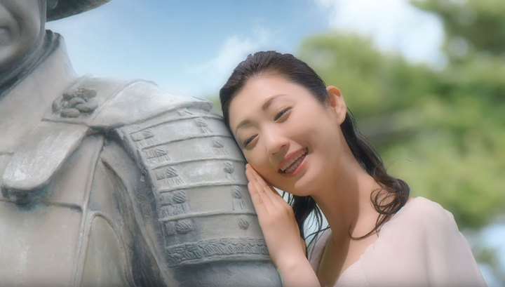 Туристический проморолик с участием порнозвезды вызвал скандал в Японии. ВИДЕО