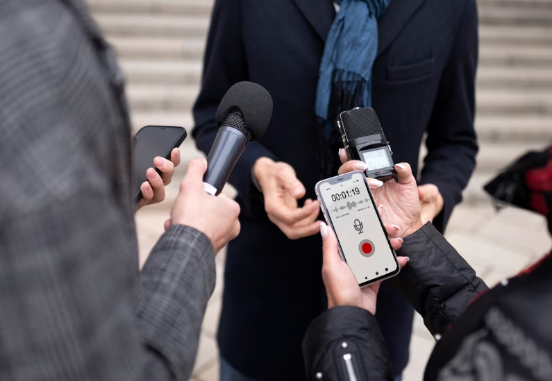 17% россиян за год стали больше доверять журналистам