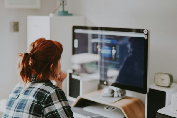 В ФБР предупредили о новом способе распространения компьютерных вирусов | В ФБР сообщили, что компьютерные вирусы начали прятать на поддельных сайтах