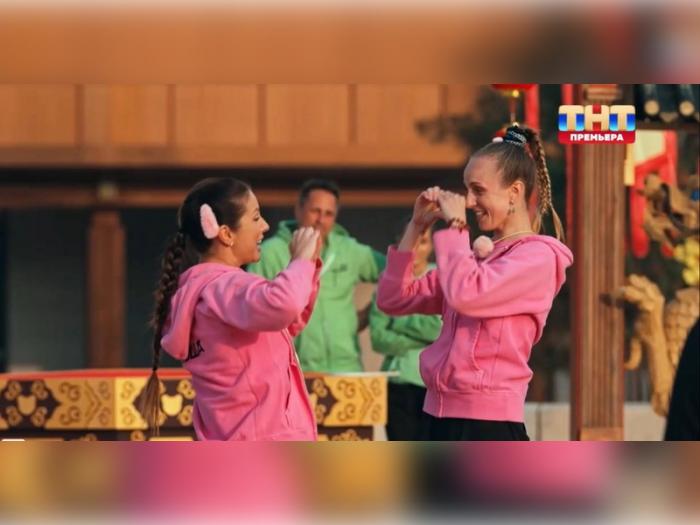  Нюша и ее сестра Мария Шурочкина выиграли миллион юаней в финале «Сокровищ императора»   | Нюша и Мария Шурочкина стали победительницами шоу «Сокровища императора» 