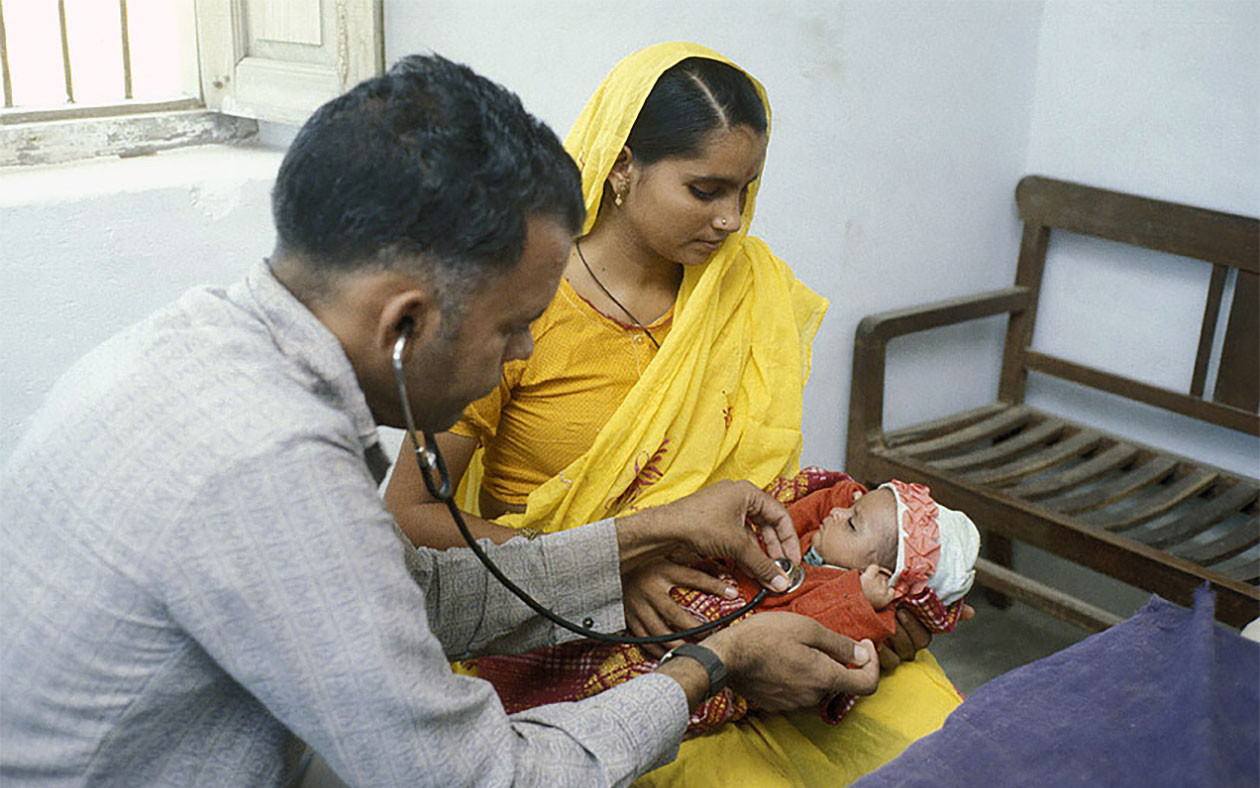 Причиной гибели 60 детей в индийской больнице стал неоплаченный воздух