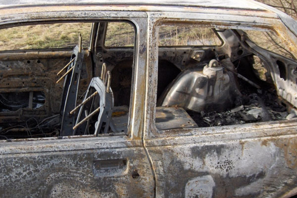 В Британии водитель вытащил пожилую пару из горящего автомобиля перед взрывом | Мужчина спас пенсионеров из горящей машины за несколько секунд до взрыва