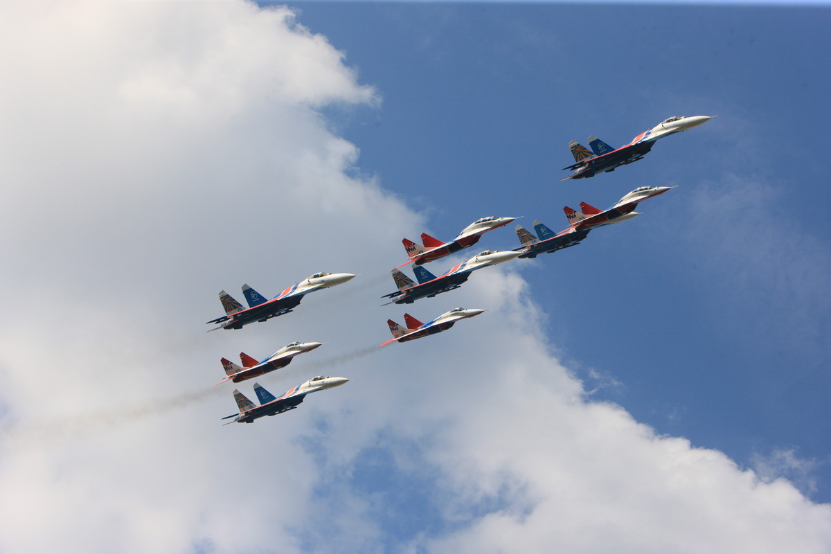 Масштабная акция по отбору на службу по контракту с выступлением авиагруппы «Стрижи» состоится в Челябинске