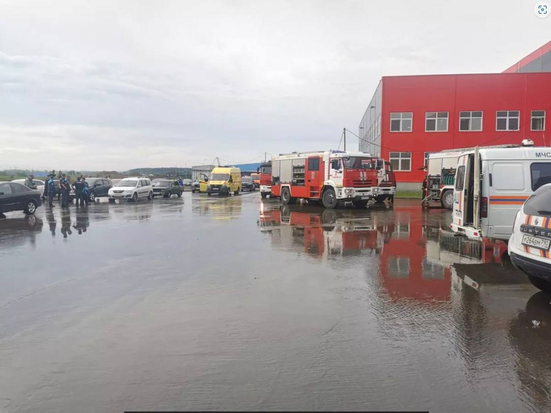 В Подмосковье загорелся склад Ozon