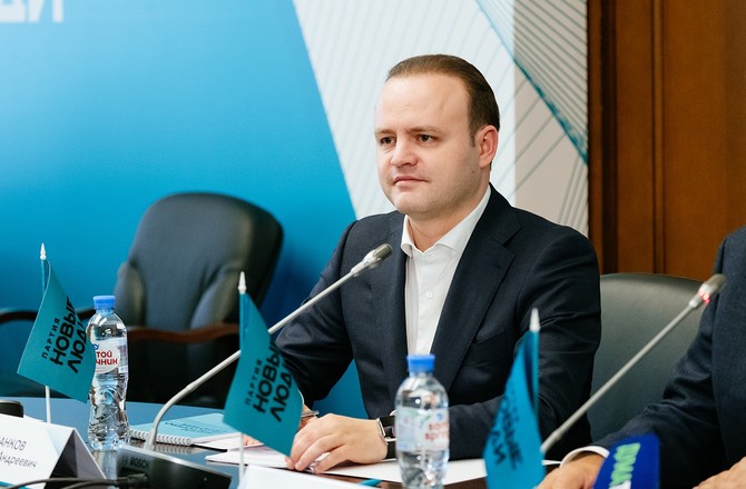 О продлении майских праздников попросили в Госдуме