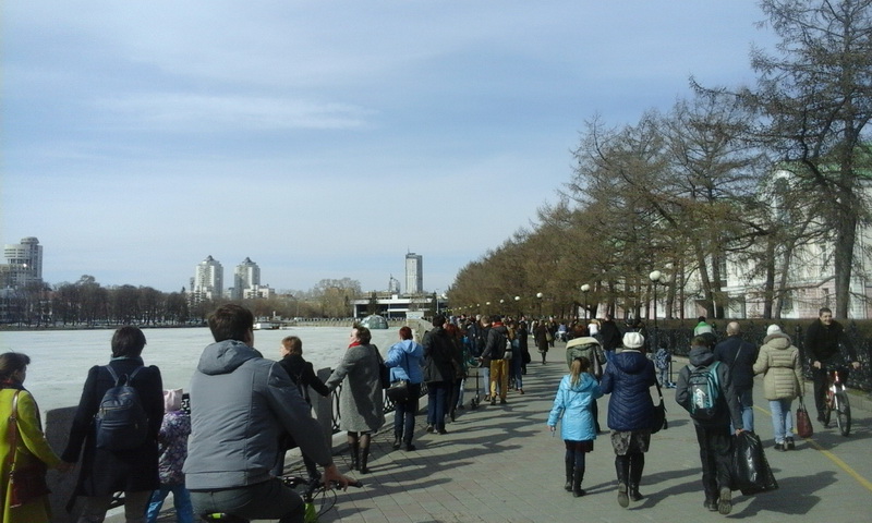 В Екатеринбурге продолжаются споры по строительству Храма на городском пруду