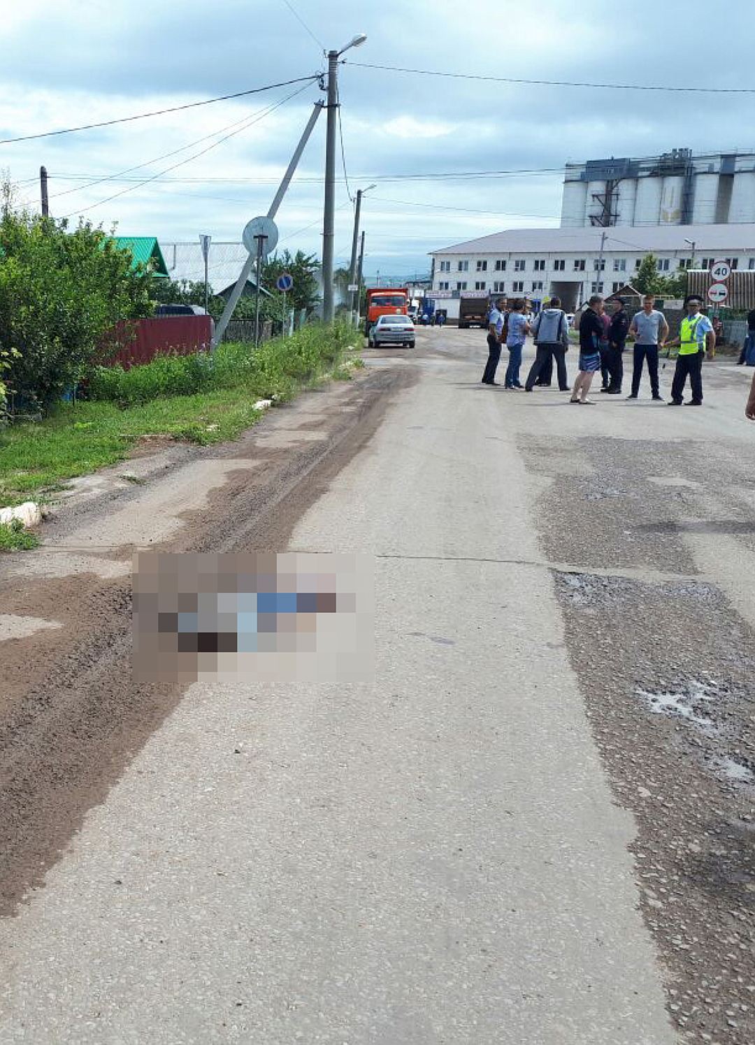 Розыск: в Башкирии водитель «Камаза» насмерть сбил ребенка и скрылся