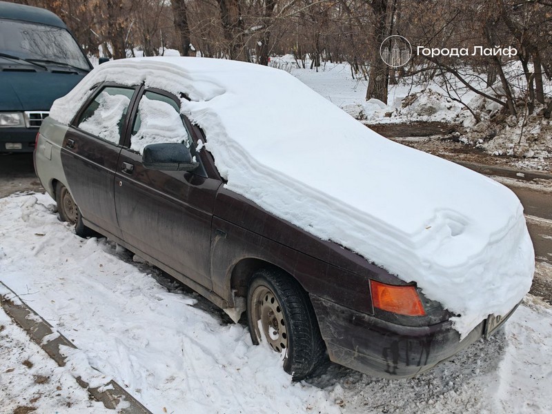 Перекрытый снегом номер. Мужчина с 74 нарушениями лишился прав на 2 месяца | В Санкт-Петербурге водитель лишён прав из-за снега на номере авто
