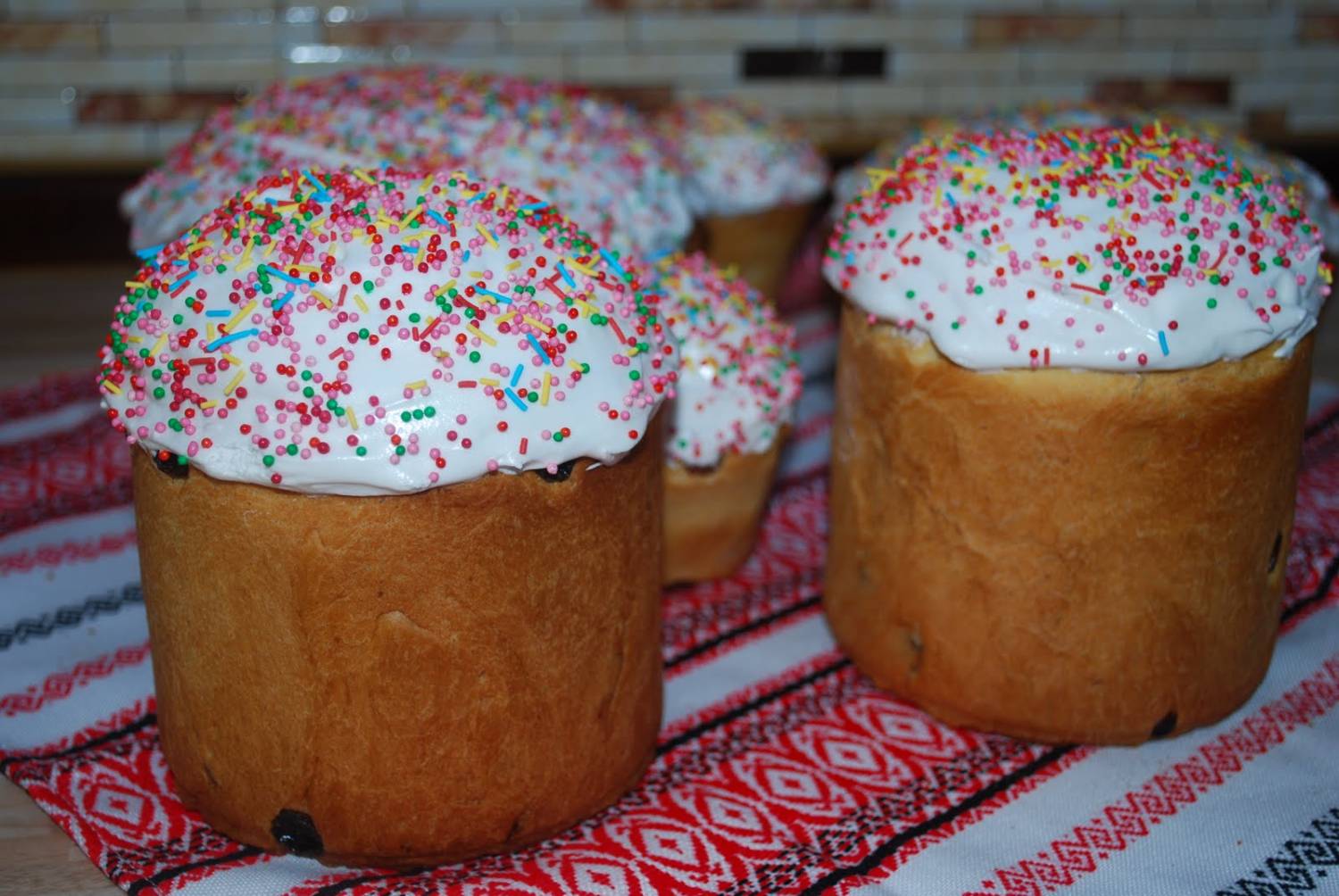 В преддверии Пасхи в магазинах страны появились куличи. Священники предупреждают!