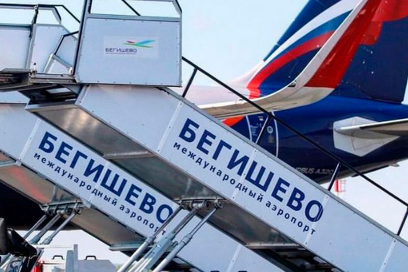 В Сети показали, как смерч разбросал самолёты в нижнекамском аэропорту. Видео | Смерч раскидал самолёты и вертолёт в нижнекамском аэропорту Бегишево