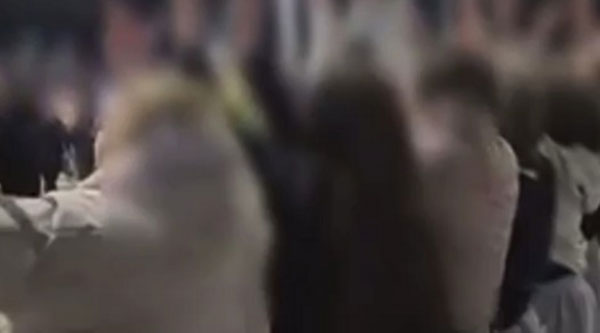 Подростки Могилёва показали средний палец салюту в честь Дня Победы ради TikTok | Белорусские подростки показали средний палец салюту в День Победы ради TikTok