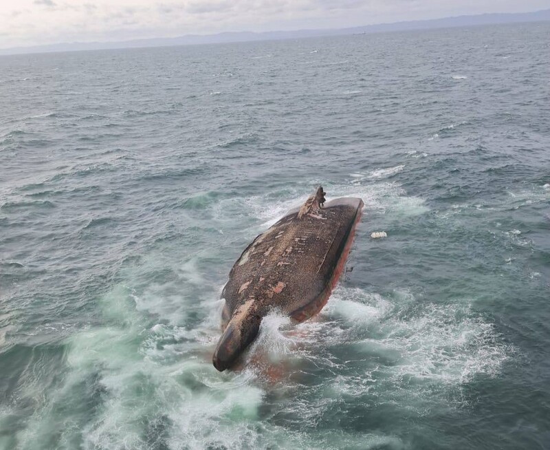 На Сахалине снова трагедия: перевернулось грузовое судно «Григорий Ловцов» | Судно «Григорий Ловцов» перевернулось из-за перегруза на Сахалине
