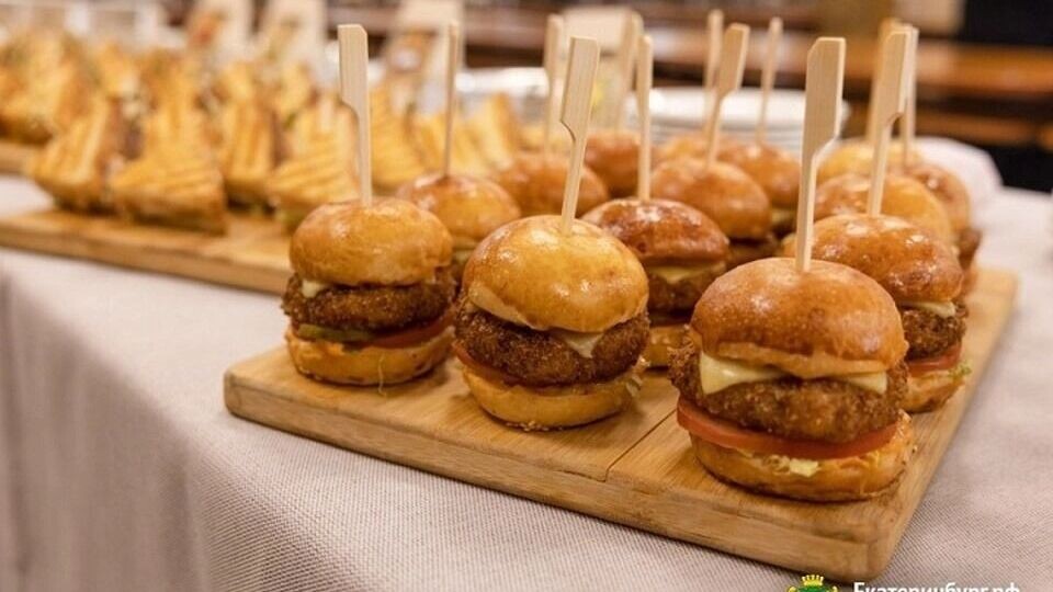 Роспотребнадзор ужесточает правила для готовой еды: новые требования к производству | В России вводят новые правила для готовой еды