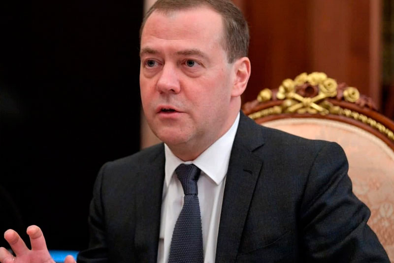 Путин попросил зайти к себе Медведева после коллегии Генпрокуратуры РФ | Путин вызвал к себе Медведева после коллегии Генпрокуратуры