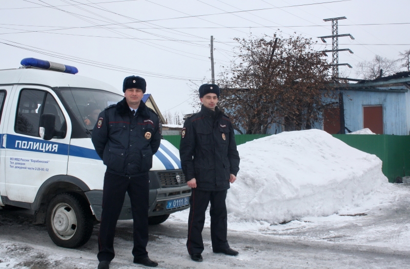 Полицейские в Новосибирской области спасли из горящего дома женщину