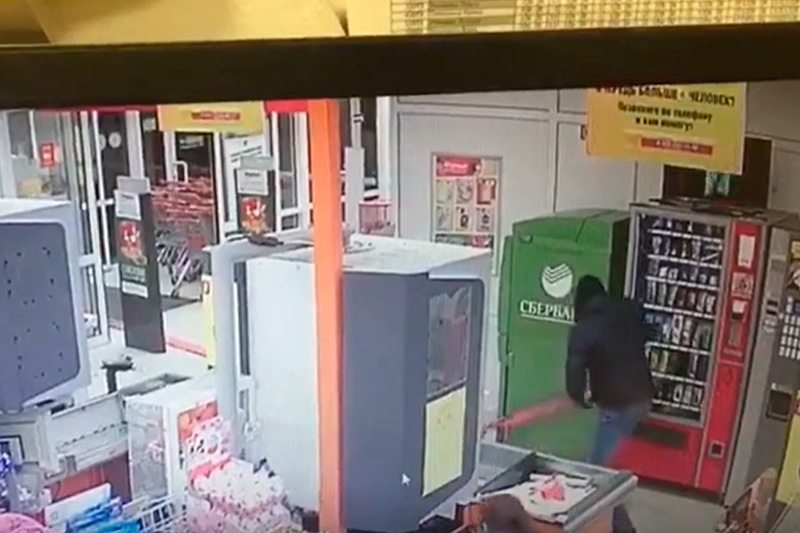 На Урале грабители за 20 секунд украли банкомат