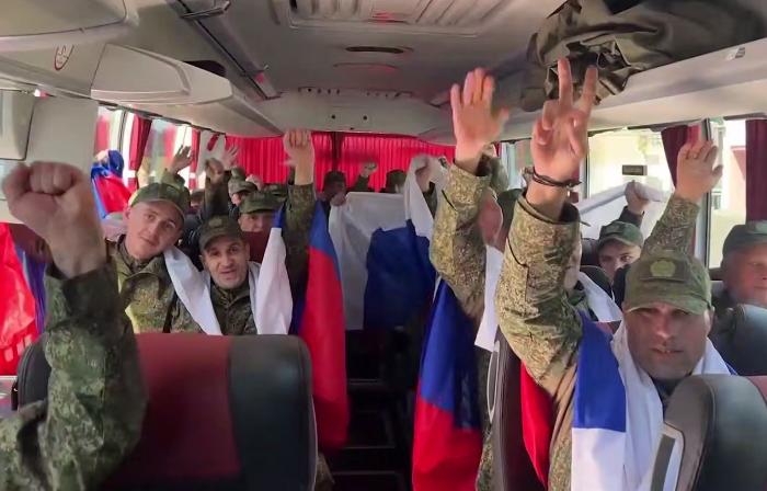 Россия вернула 84 военных в обмен на такое же число украинских пленных | Россия и Украина обменялись военнопленными