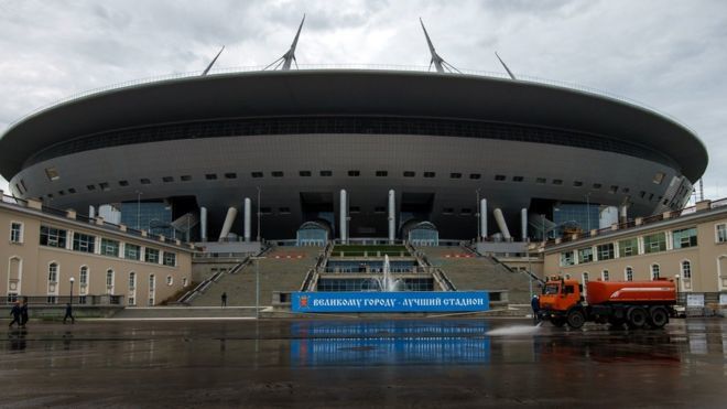 Таджики виноваты в том, что на "Зенит-арене" нельзя играть в футбол