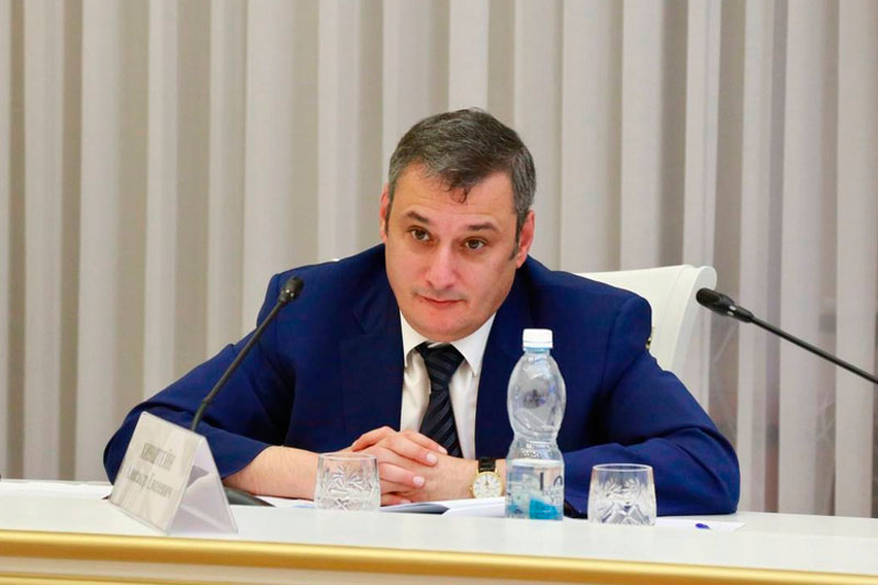 Губернатор Курской области Хинштейн попал в ДТП и был госпитализирован | Губернатор Курской области Хинштейн пострадал в ДТП