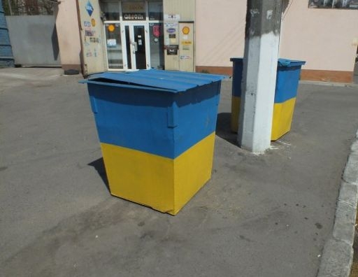 В России будут штрафовать на 5 миллионов рублей за сочетание желтого и голубого цвета. Законопроект родил Сергей Аксенов