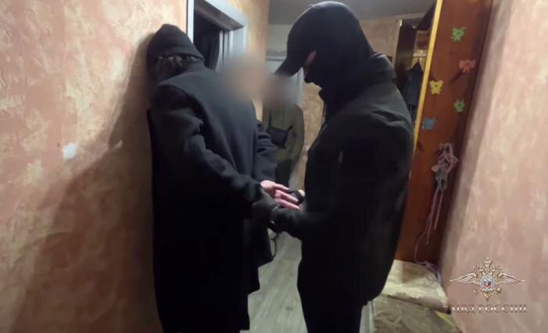 В Иркутской области задержан подозреваемый в поджоге подстанции по указанию мошенников | В Иркутской области задержали поджигателя подстанции по указанию мошенников