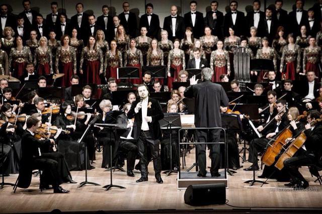 Все "Песни нашей Родины" — в исполнении Василия Ладюка и Александры Пахмутовой 23 февраля!