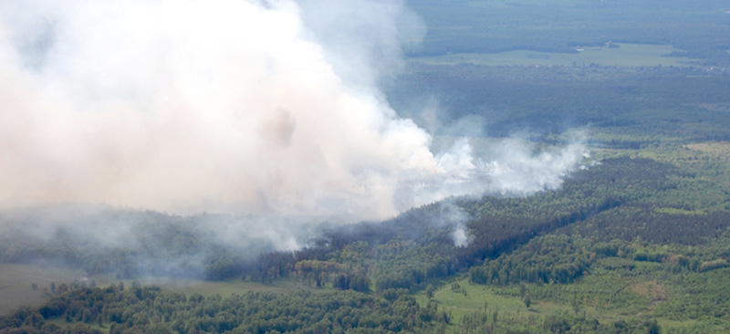 Военные вертолетчики обнаружили и потушили два лесных пожара близ старейшего села Республики Тыва