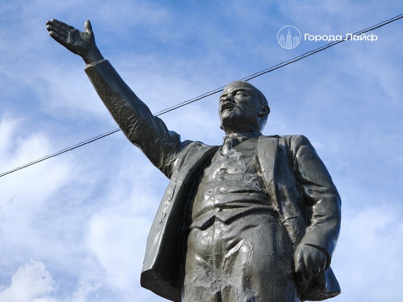 В день рождения Владимира Ленина лидер ЛДПР Сысоев заявил: "Тело Ульянова должно быть предано земле" | Лидер ЛДПР в УрФО Владимир Сысоев призвал захоронить тело Ленина