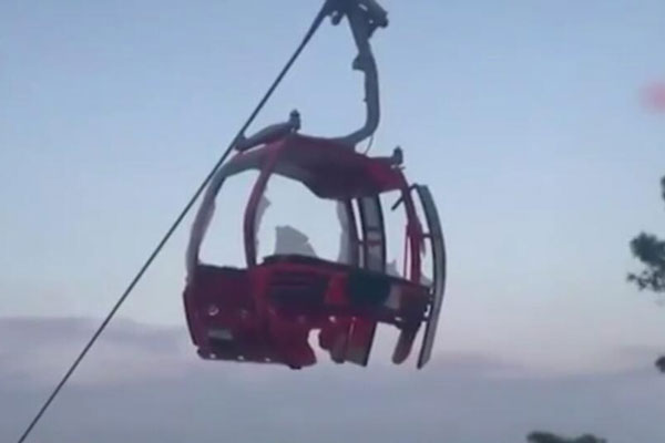 Арестованы подозреваемые: развитие ситуации в расследовании аварии на фуникулере в Анталье | Пять человек арестовали после смертельной аварии на фуникулере в Анталье