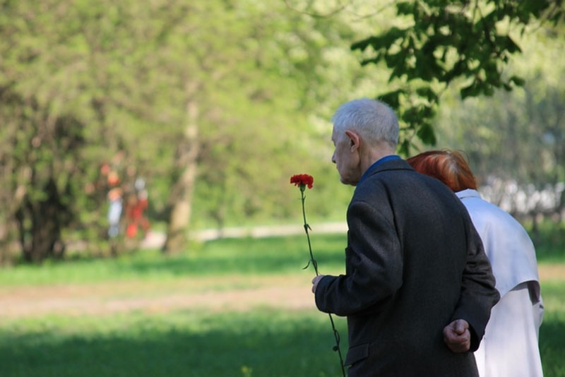 Скандал в Красноярске: почтальон обокрала 98-летнюю ветерана ВОВ ради 80 тысяч | Почтальон украла 80 тысяч у ветерана ВОВ в Красноярском крае