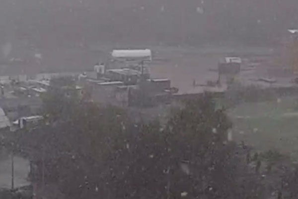 На Москву и Подмосковье обрушился первый майский снегопад | В Москве и Подмосковье выпал майский снег