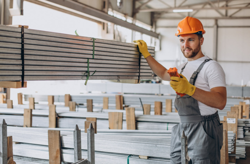 Трескаются стены, отваливается плитка: причина — фальсификат стройматериалов. Госдума вернула контроль Росстандарту | Поддельные стройматериалы: Росстандарт возьмёт рынок под контроль