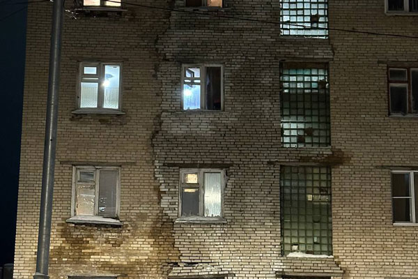 Треснувший многоэтажный дом в Пересвете: история халатности и бездействия