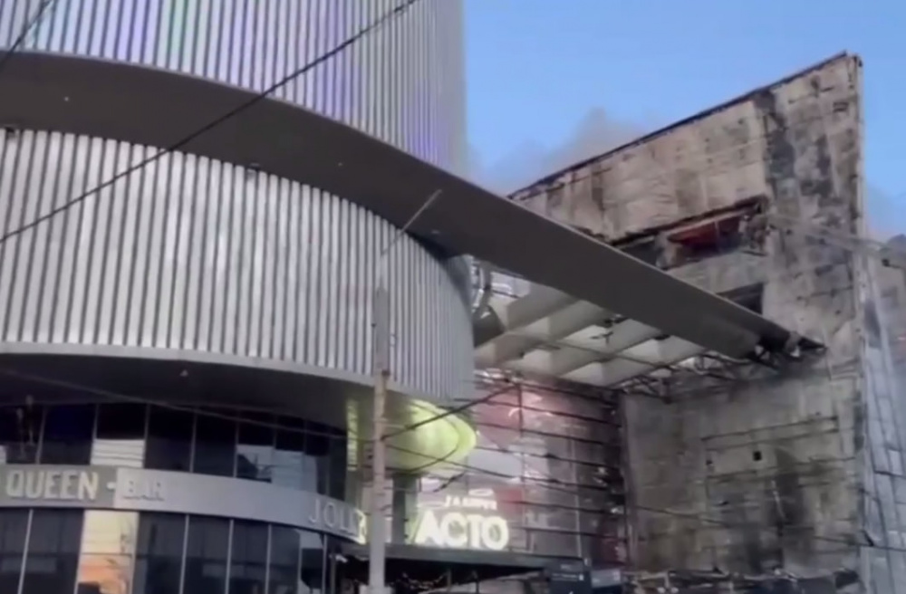 В Ростове-на-Дону вспыхнул торговый центр | В ТЦ "Галерея Астор" в Ростове-на-Дону произошел пожар