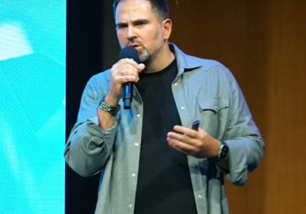 Правоохранители арестовали экс-главу Binance Смеркиса по делу о мошенничестве | Экс-глава Binance Смеркис арестован за мошенничество