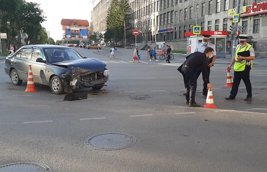 В центре Екатеринбурга произошло серьезное ДТП: погибла женщина