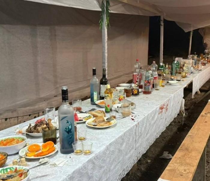 На Алтае президента Федерации ММА убили во время свадебного застолья | Главу Федерации ММА Алтая зарезали на свадьбе