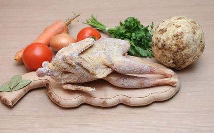 В Китае на упаковках замороженной курицы из России обнаружили коронавирус