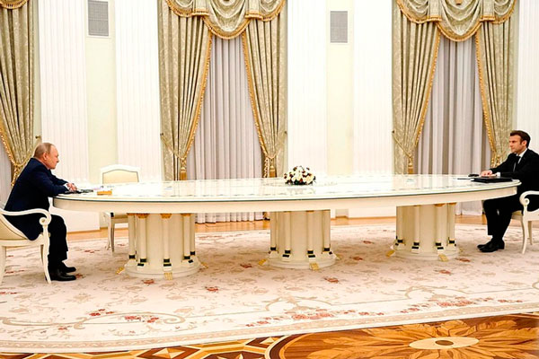 Макрон на встрече с Путиным заявил о надежде найти ответ на украинский вопрос